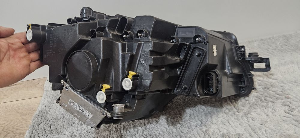 SKODA KAROQ Lampa Full Led Lewa Przód