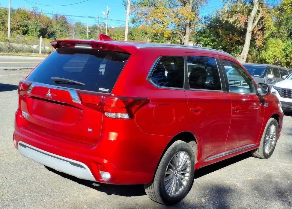 Mitsubishi Outlander PHEV SEL      2022