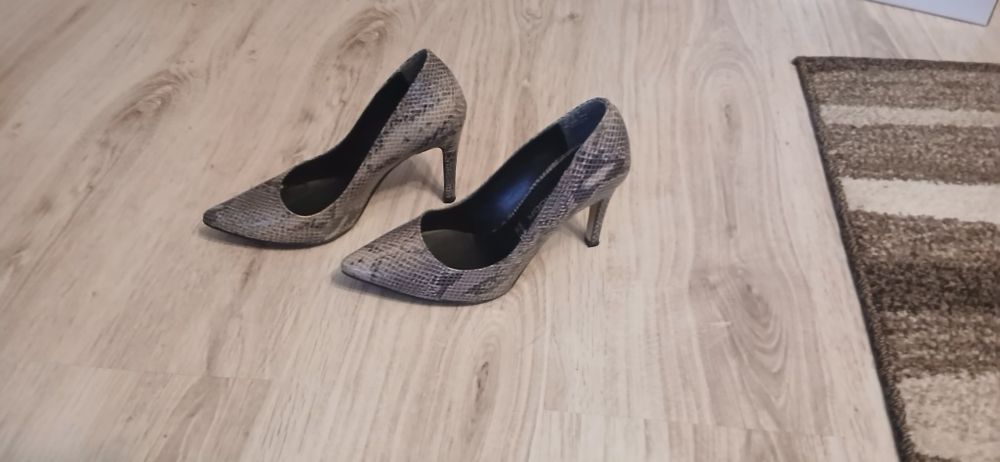 Buty na okazje na szpilce