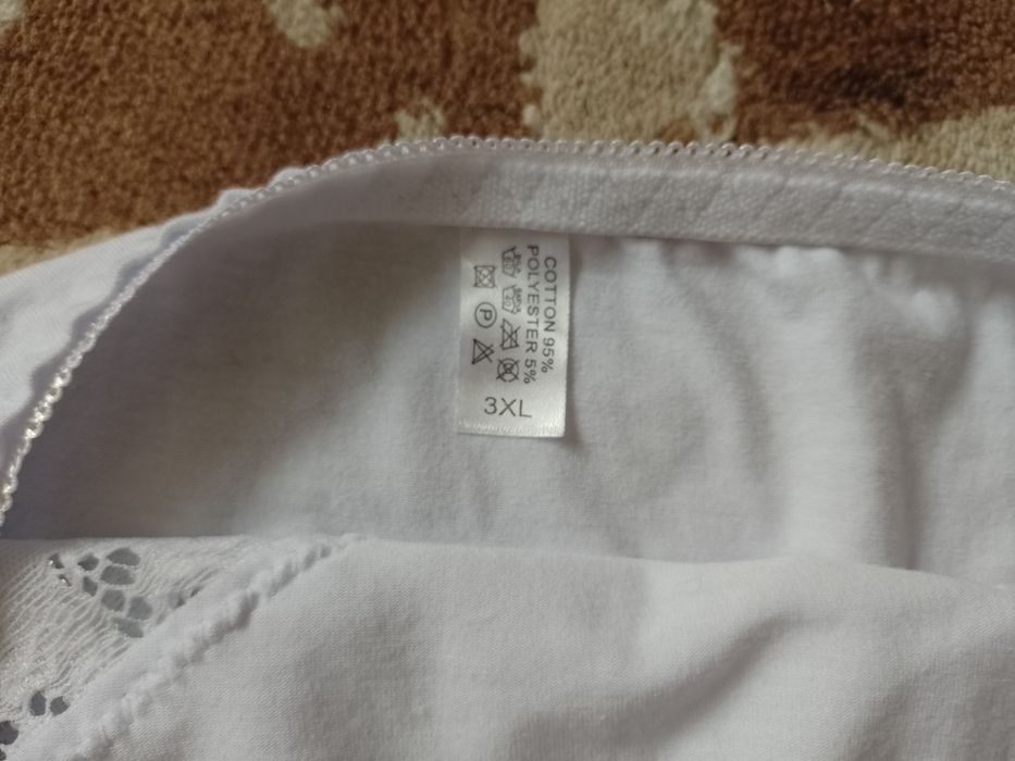 Bawełniane majtki z koronką