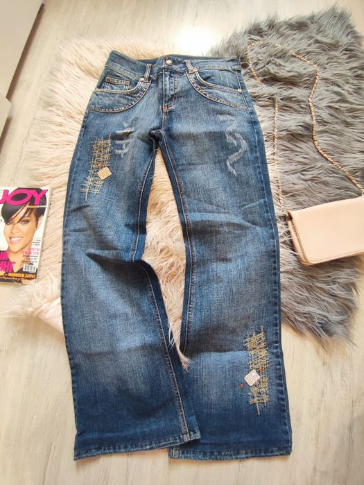 Прикраси камені брошки