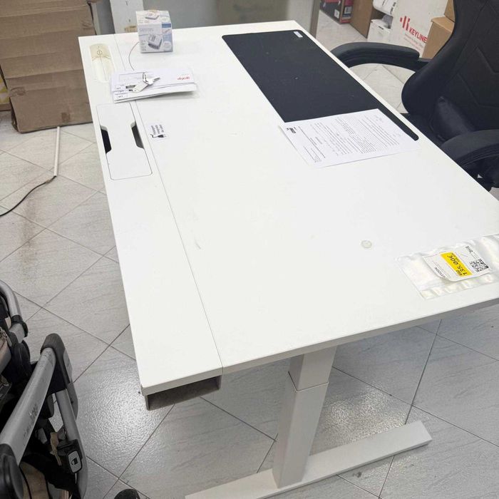 Mesa de Secretária IKEA Nova