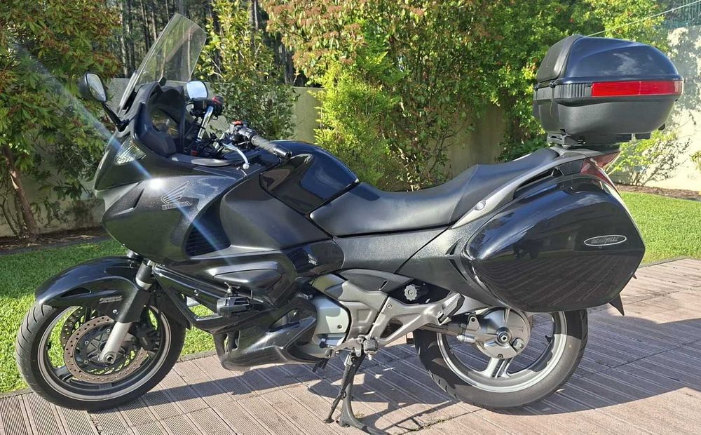 Honda Deauville NT 700 VA / 2009 / 46000 km - Excelente estado