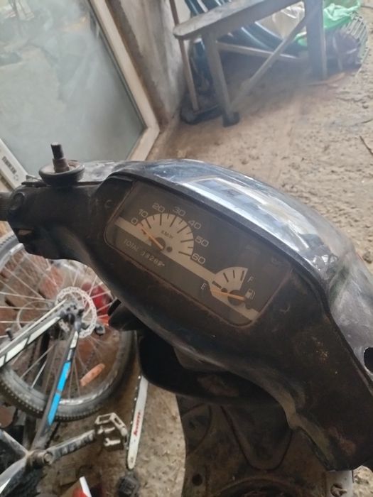 Продам скутер Сузукі летс 2