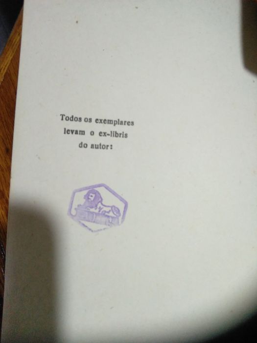 Livro -  Emigrantes