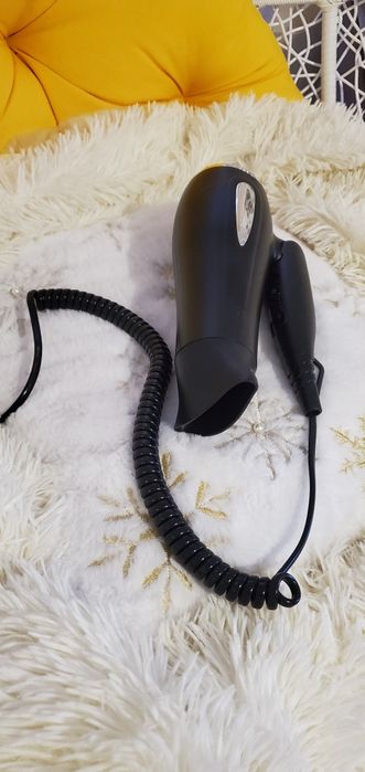 Продаж праски та фена.