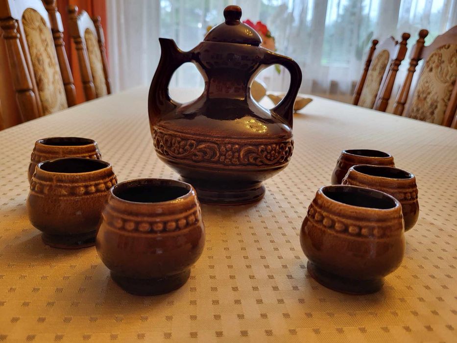 Dzbanek z kubeczkami