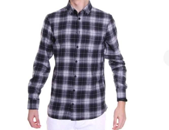 новая мужская рубашка с длинным рукавом