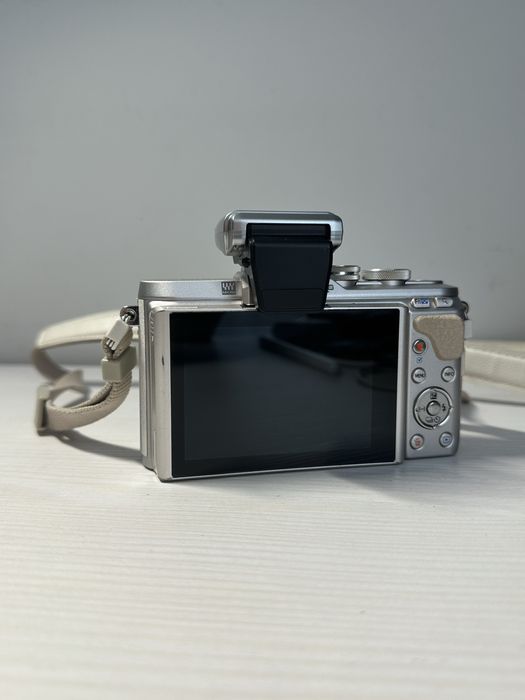 Фотоапарат Olympus E-PL8 kit 14-42 (аналог Canon g7x mark III)