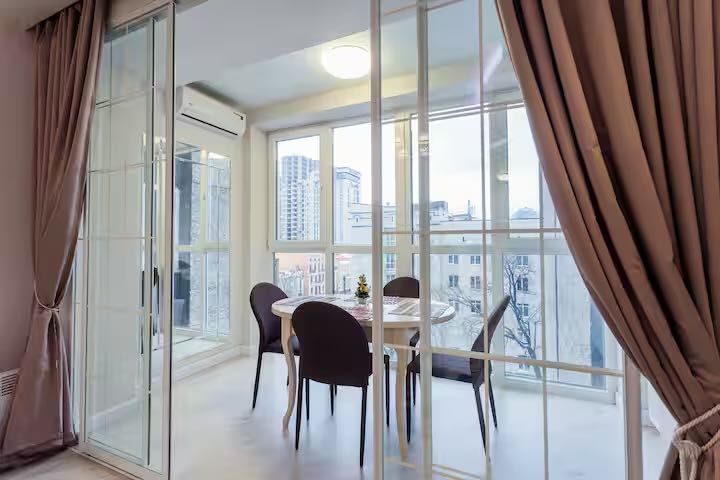 ЦЕНТР, біля Хрещатик. VIP 3-кімнатна квартира подобово