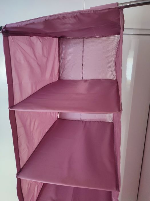 Solução de arrumação prateleiras roupeiro SKUBB rosa IKEA