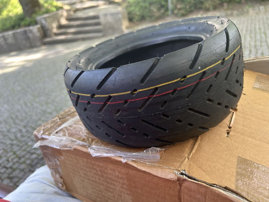 Pneu scoter  novo