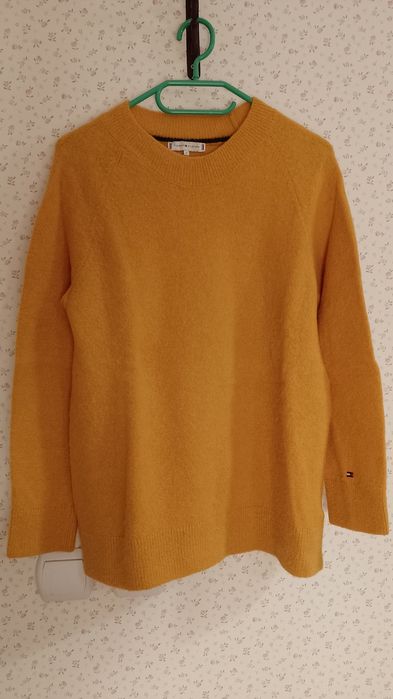 Żółty sweter Tommy Hilfiger
