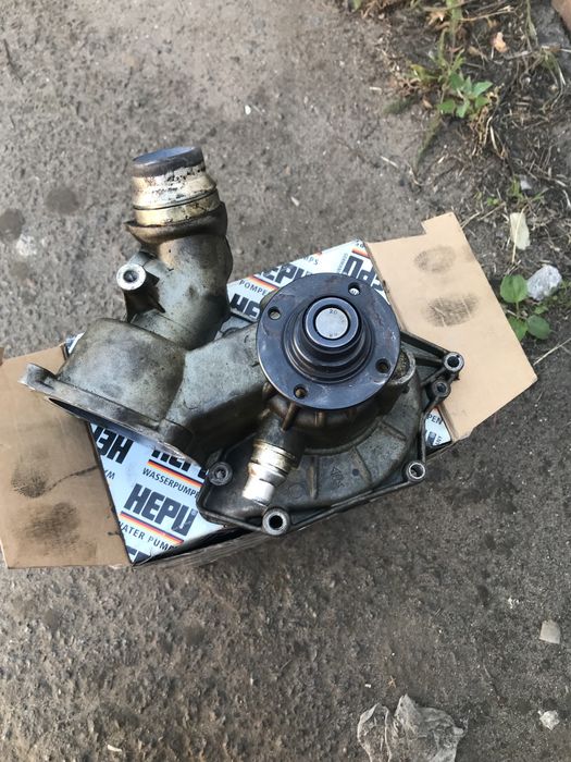 Помпа BMW e38 e39 e65 e66 e53