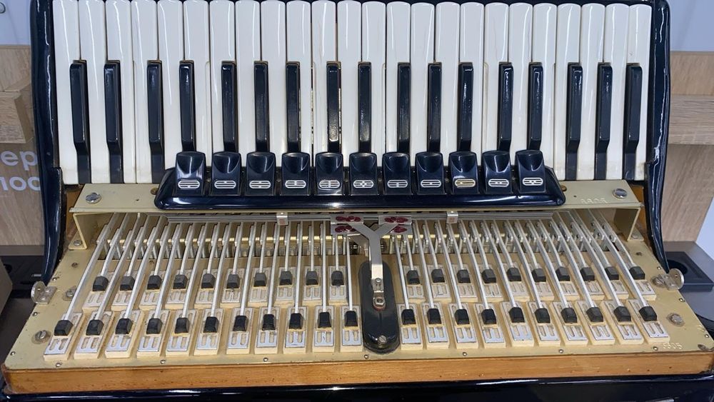 Аккордеон, ремонт. Баян ,настройка.