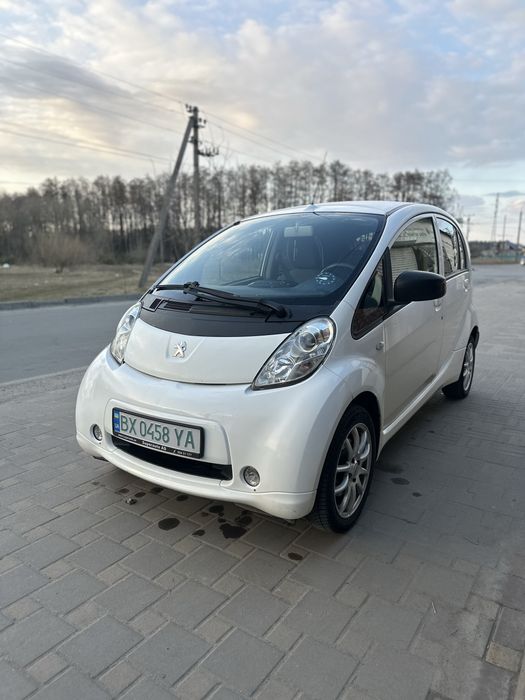 Авто електрокар Peugeot iOn 2012