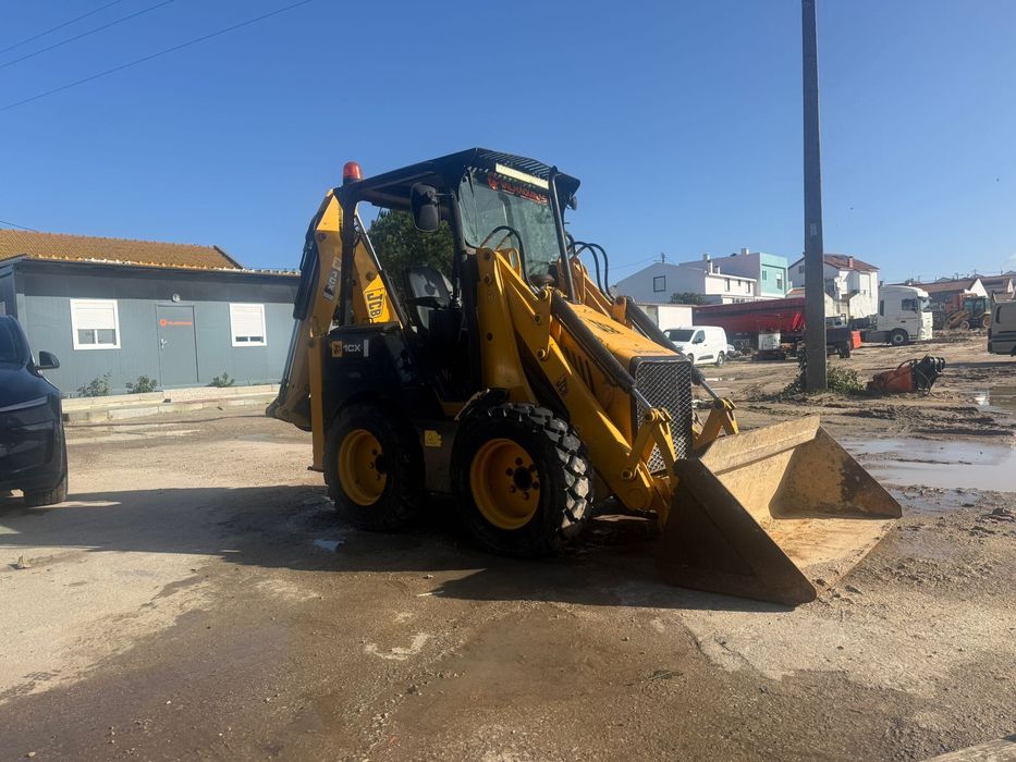 1CX (mini-retro escavadeira).