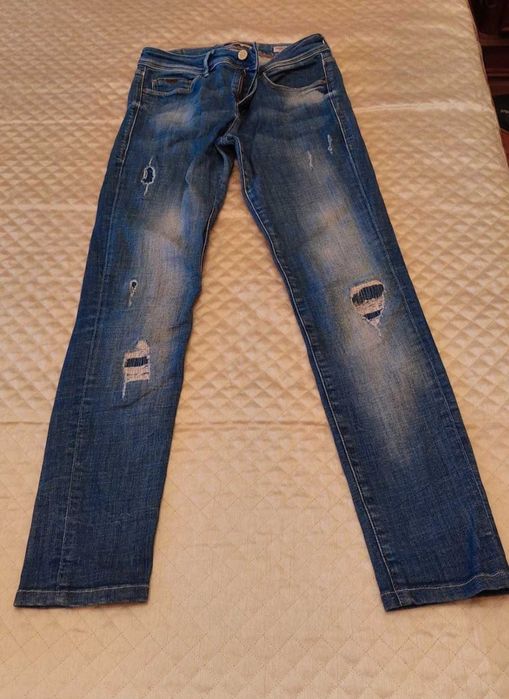 Calcas salsa em bom estado de senhora