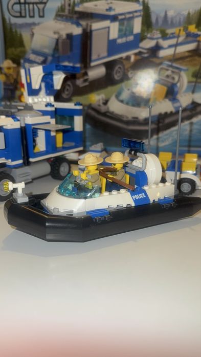 Lego city 4205- Terenowe centrum dowodzenia