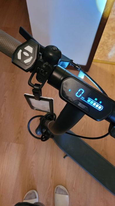 Trotinete Elétrica Ninebot Segway E2 II + Capacete Bluetooth + Cadeado