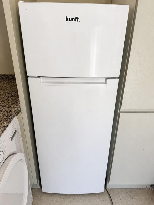 Frigorífico KUNFT KDD5195 206L com congelador