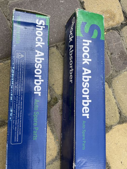 Амортизатор залній на Kia Rio