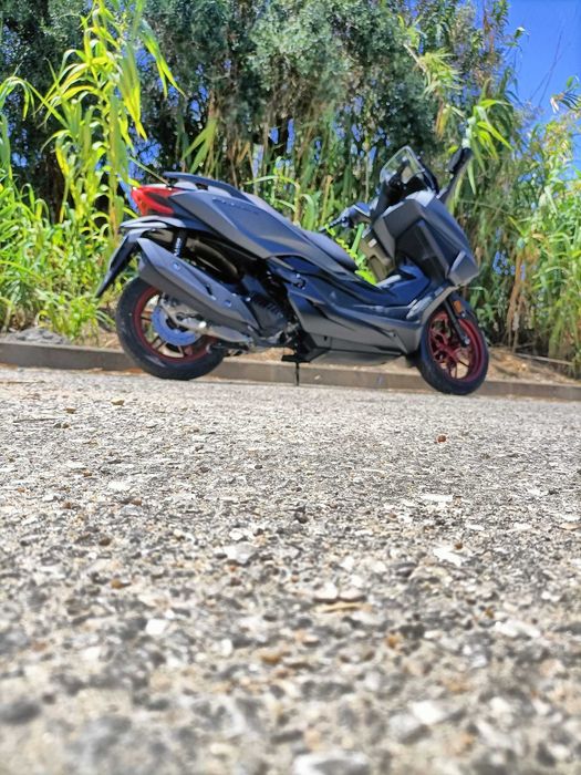 Honda Forza 125 Edição Especial, Banco Especial.
