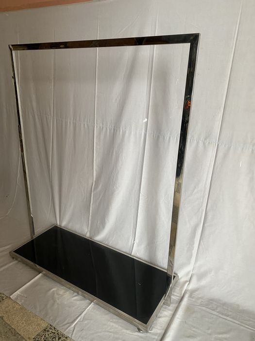 Expositor em inox e vidro preto 1.05Lx1.26x40