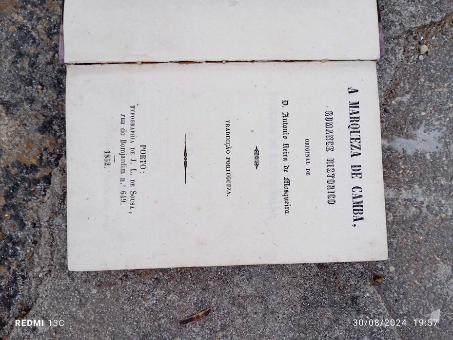 Livros bastante antigos