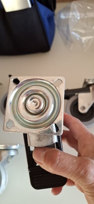 Rodízios com travão