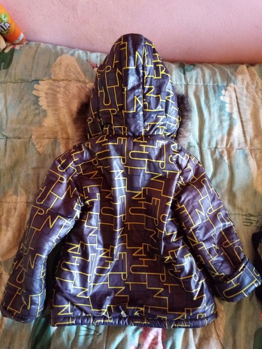 Продам курточку зима мальчик