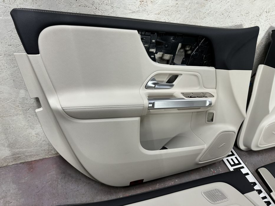 Карты обшивка Дверей EQB 250+ X243 Mercedes Benz Светлый Салон 2023 г.