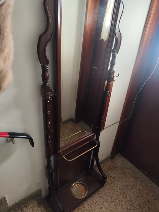 Bengaleiro com espelho