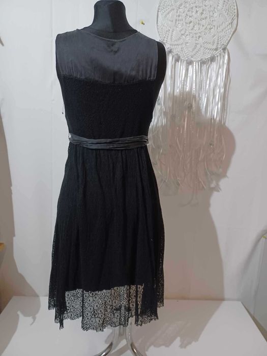 Czarna elegancka koronkowa sukienka Zara   r. L