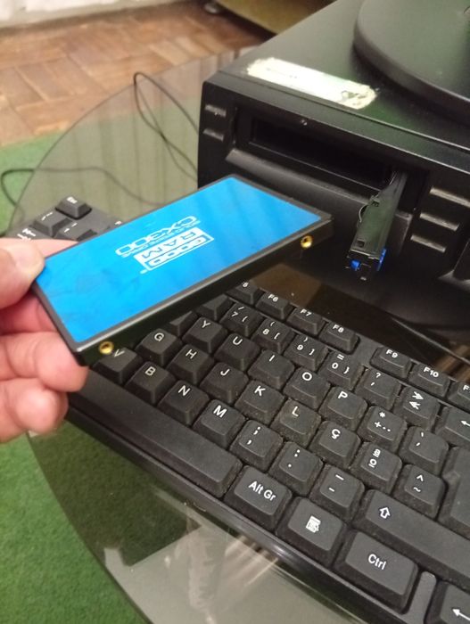 Computador com disco amovivel431319328636938241