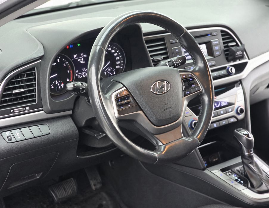 Продам свою Hyundai Elantra 1.6л -  2016г ( ОФИЦИАЛ,  ПЕРВЫЙ ХОЗЯИН  )