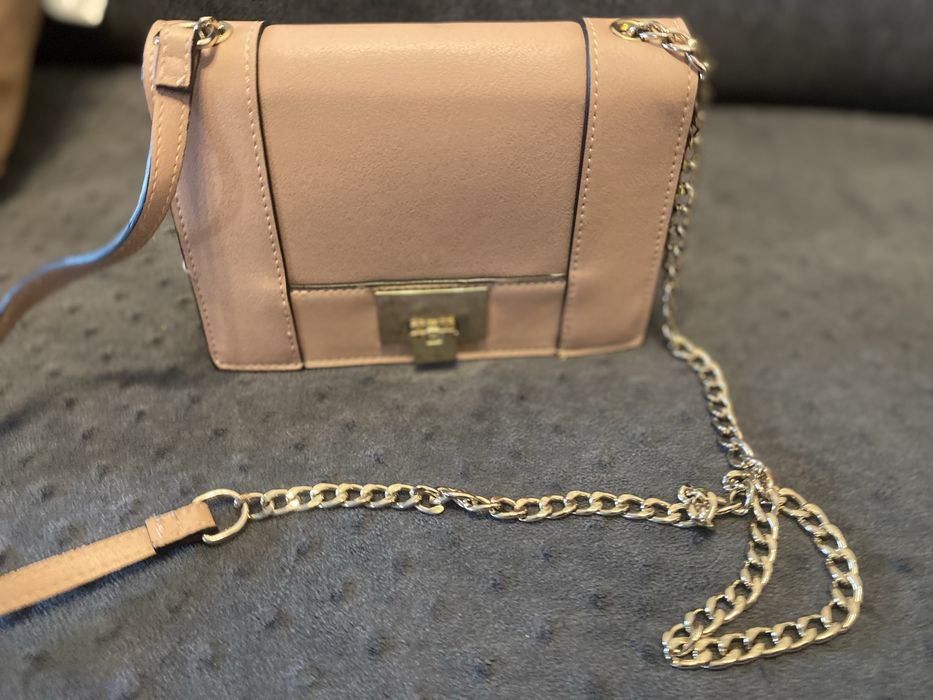 6. Torebka pudrowy róż