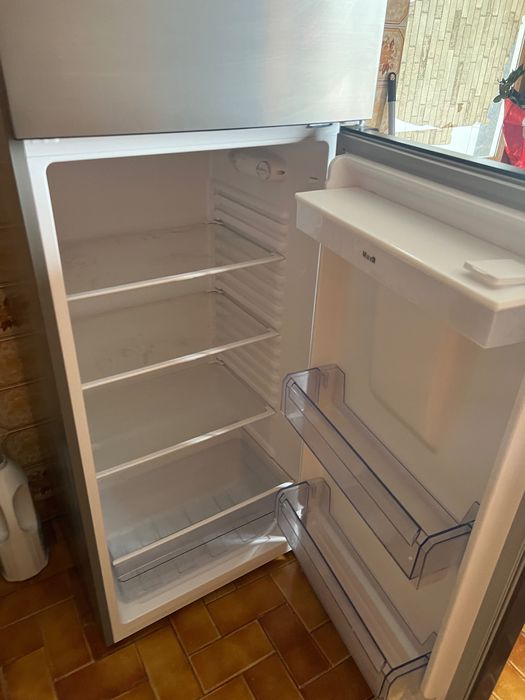 Frigorífico semi novo