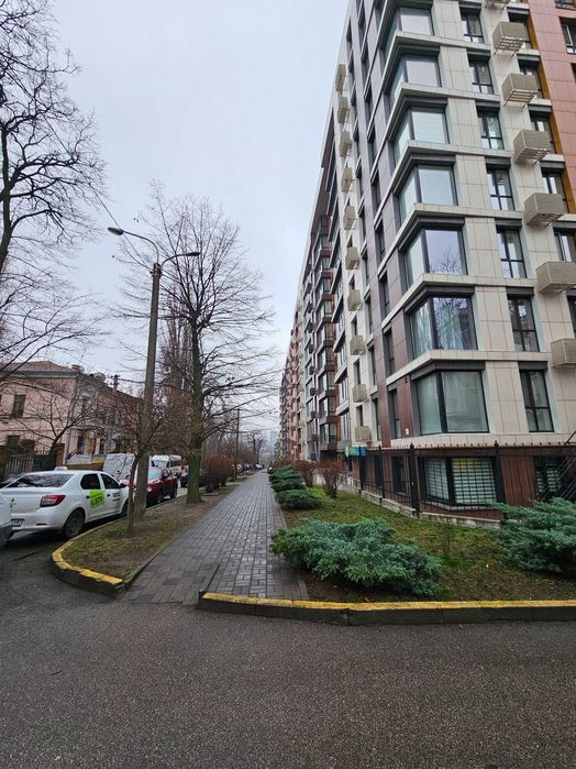 Продам квартиру у ЖК Жуковський площею 107 м², новобудова.