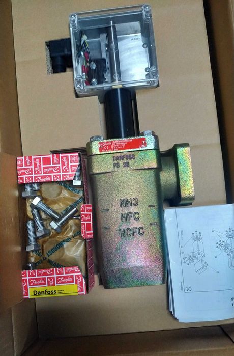 Электромеханическое реле AKS 38 D для контроля уровня жидкости Danfoss