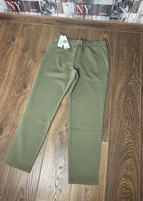 Спортивные штаны Lacoste