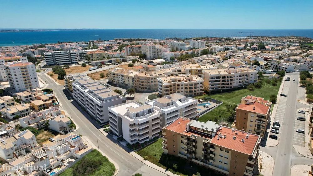 T1+1 de Luxo a 500m da Praia – Conforto e Tecnologia em Lagos