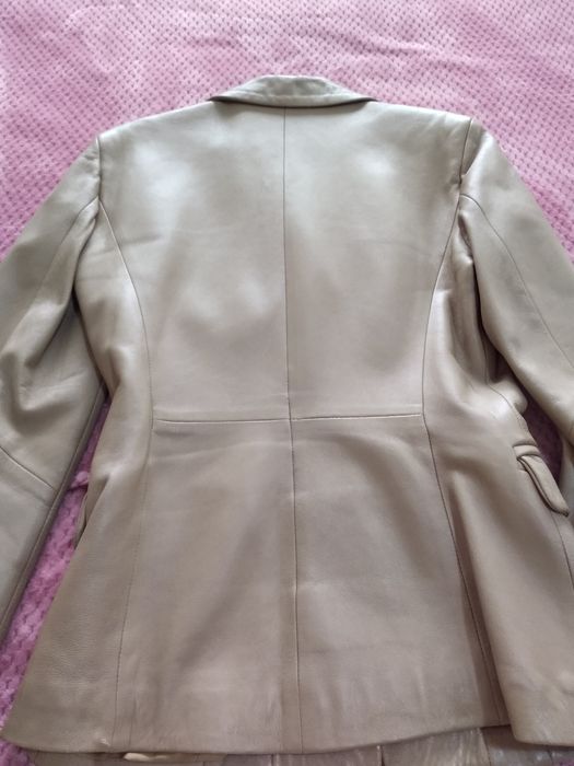 Casaco em pele genuína