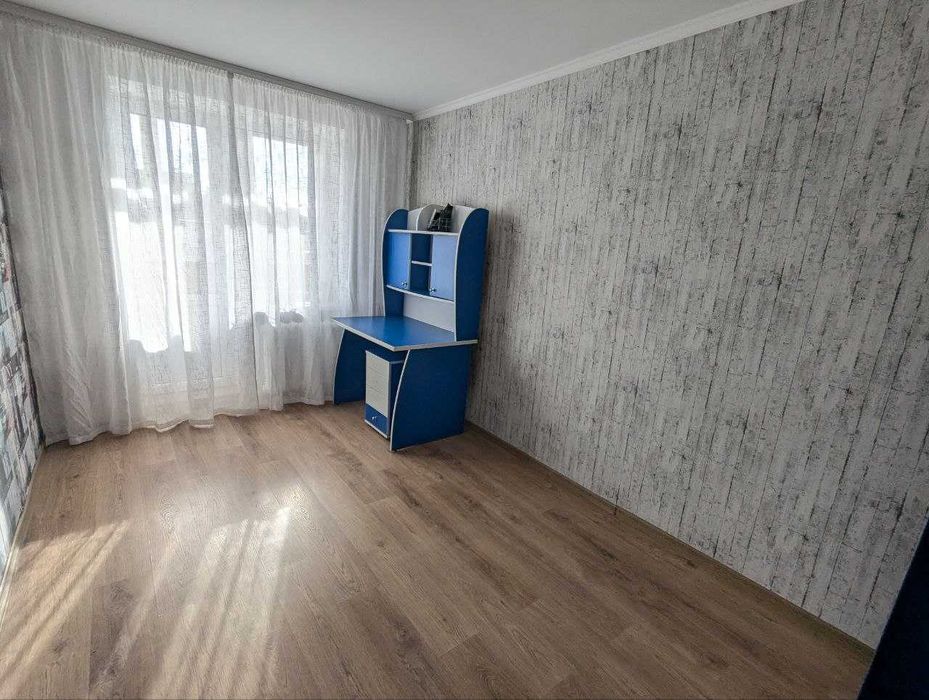 Оренда 3х кімн квартира Міцкевича, центр + гараж