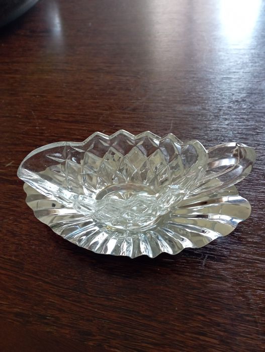 Vendo molheira vidro base inox muito antiga