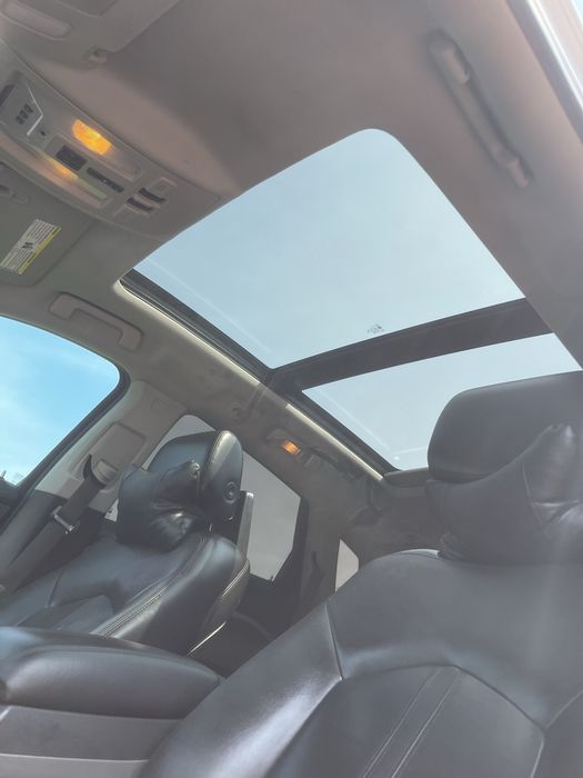 Cadillac srx 2011 року