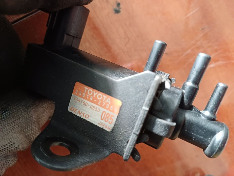 Toyota Avensis t25 corolla 2.0 d4d 116 km Czujnik doładowania turbo