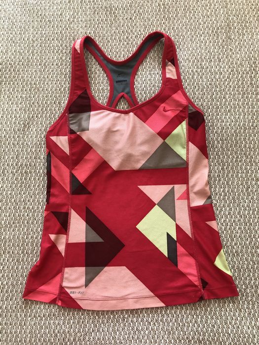 Спортивна майка Nike L