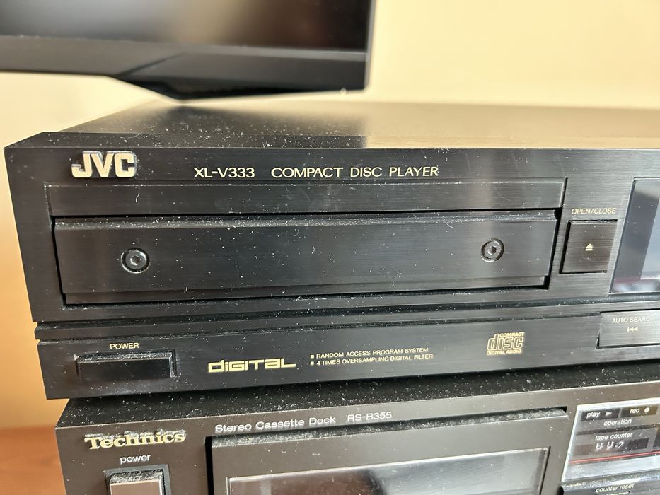 Odtwarzacz CD JVC