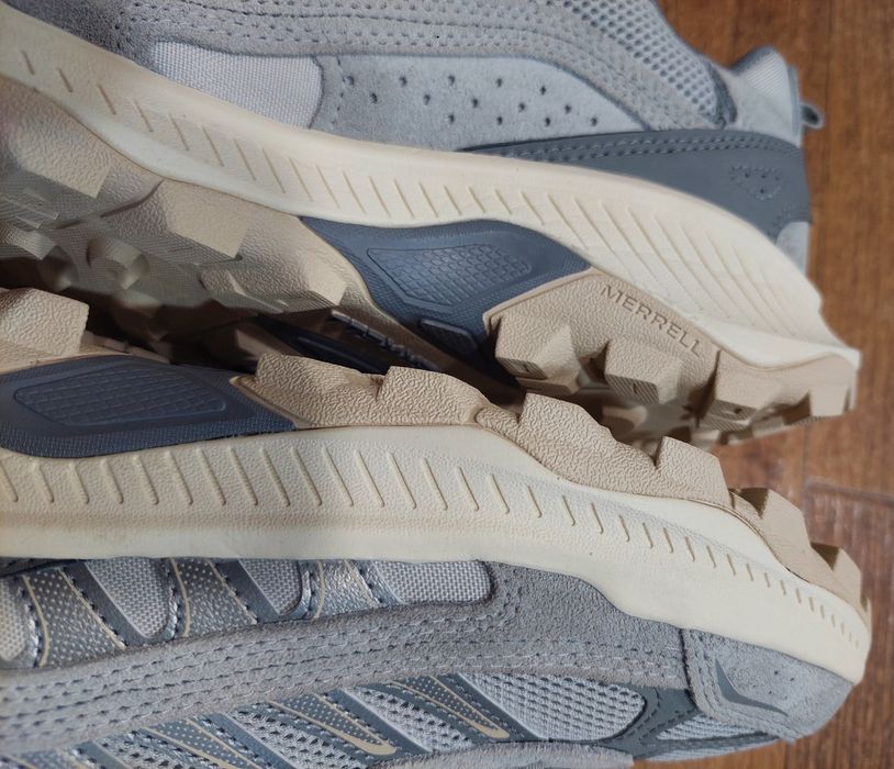 Жиночі кросіки от merrell.